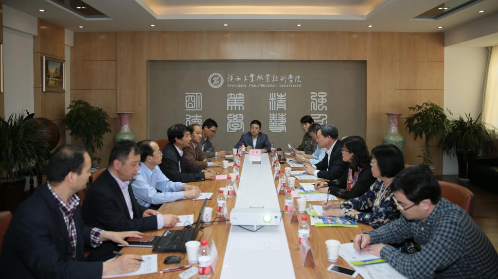 全国高职教育研究会会长、浙江金融职业学院党委书记周建松一行来乐游棋牌考察交流