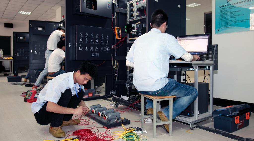 “现代电气控制系统安装与调试”赛项比赛