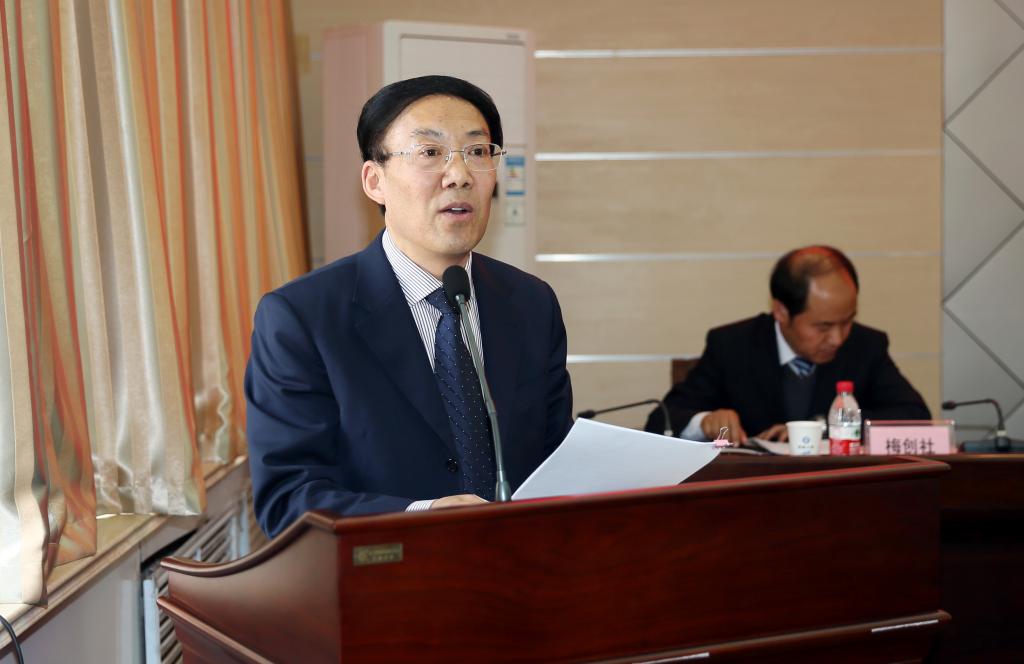 党委副书记王天哲主持会议