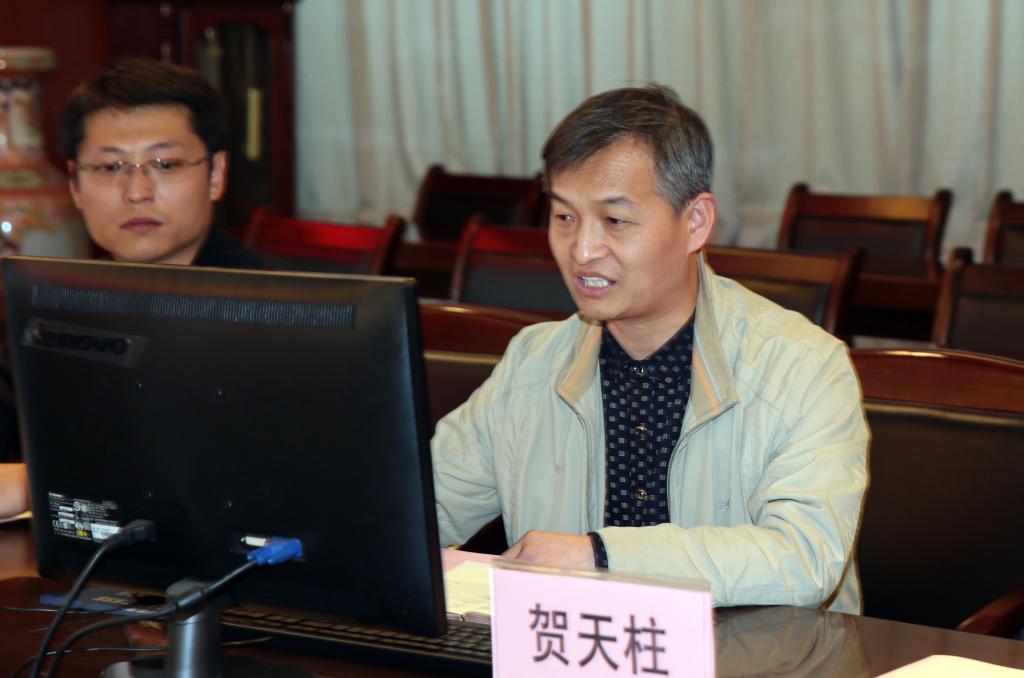 教务处处长贺天柱汇报